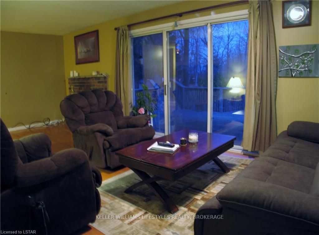 Listing Image 5