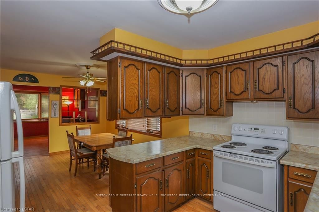 Listing Image 12