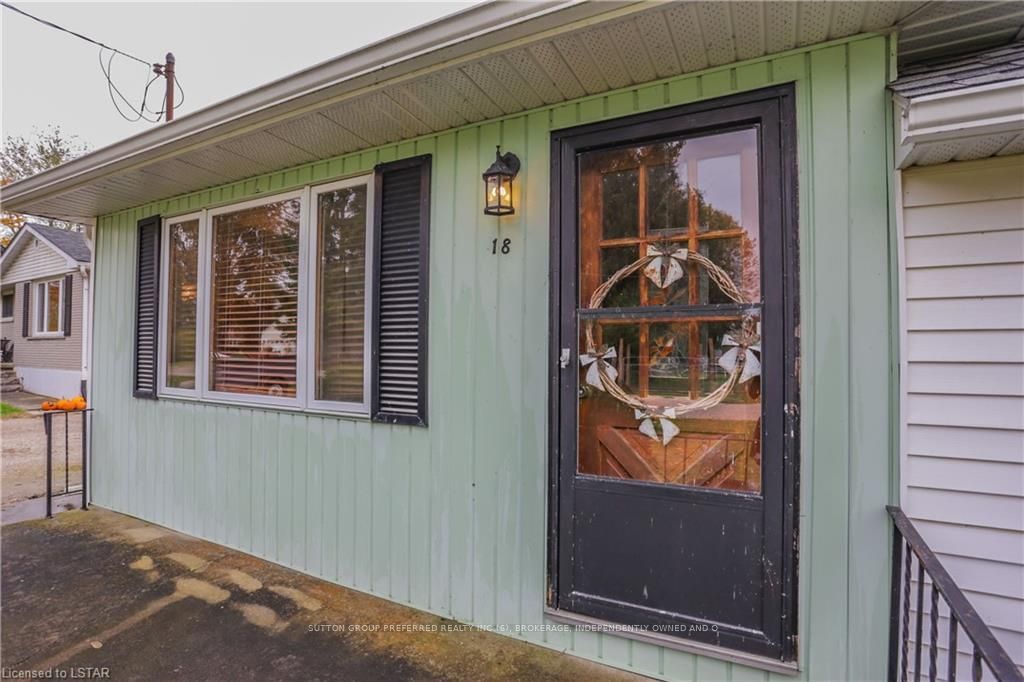 Listing Image 4