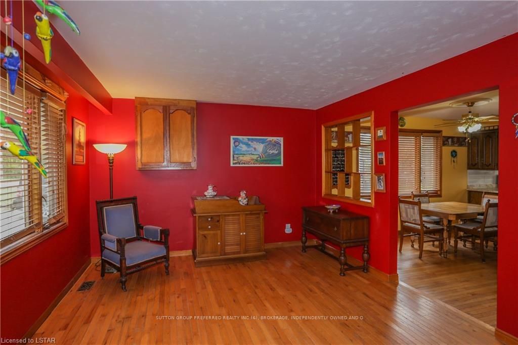 Listing Image 7