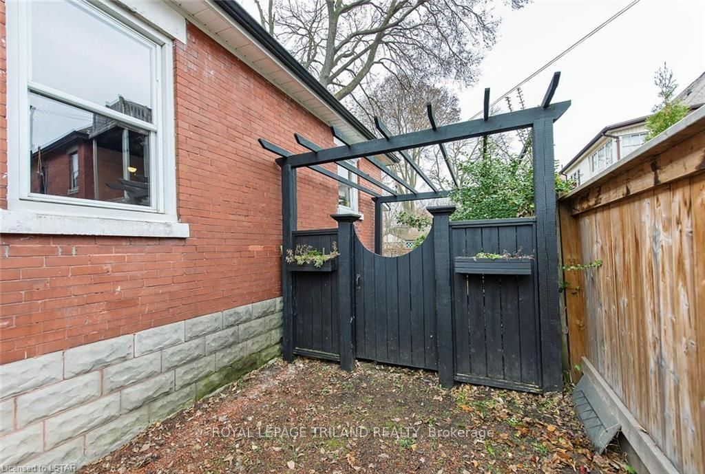 Listing Image 23