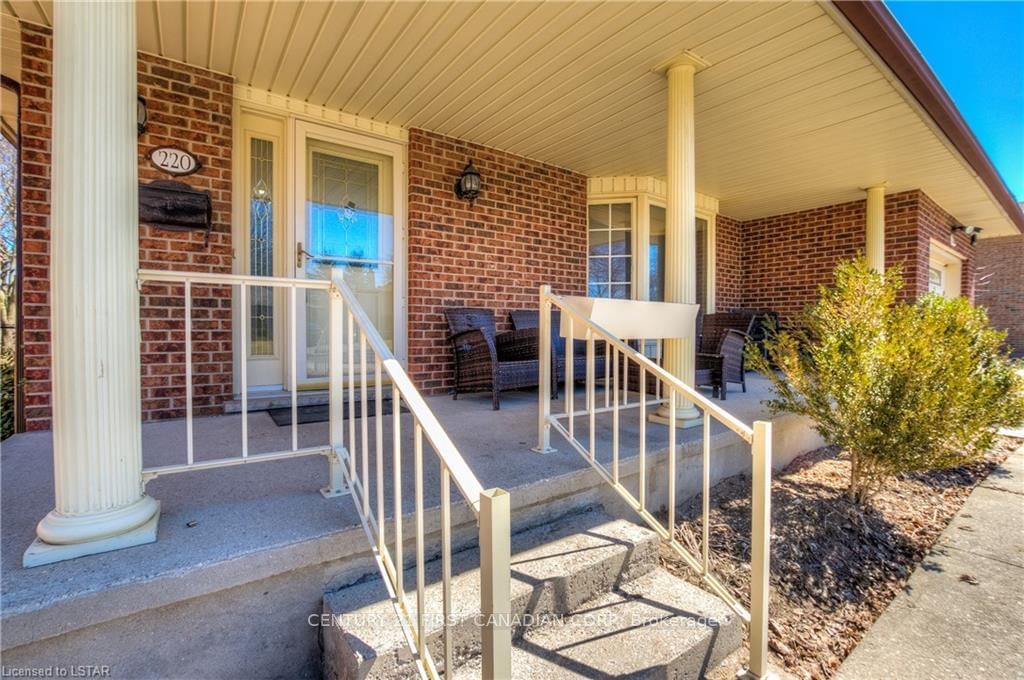 Listing photo 3