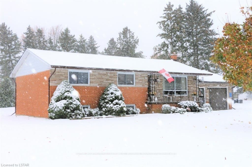 Detached House sold at 735 Clark Street, Strathroy-Caradoc, Campbellvale, N0L 1W0 - MLS: X7775131