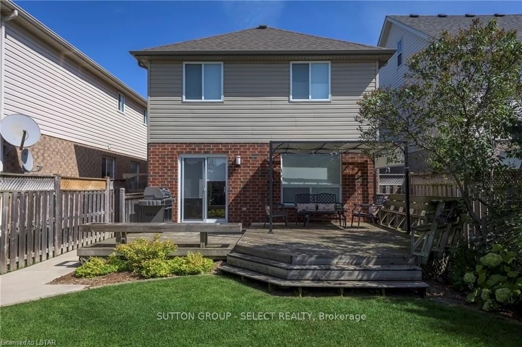 Listing Image 4