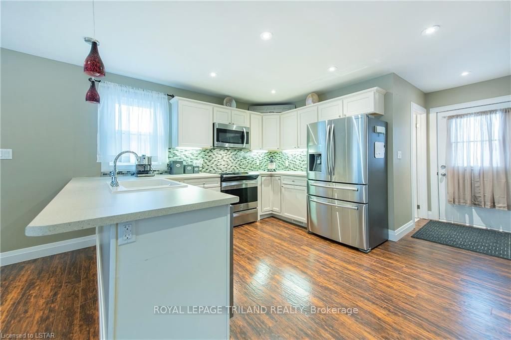 Listing Image 7
