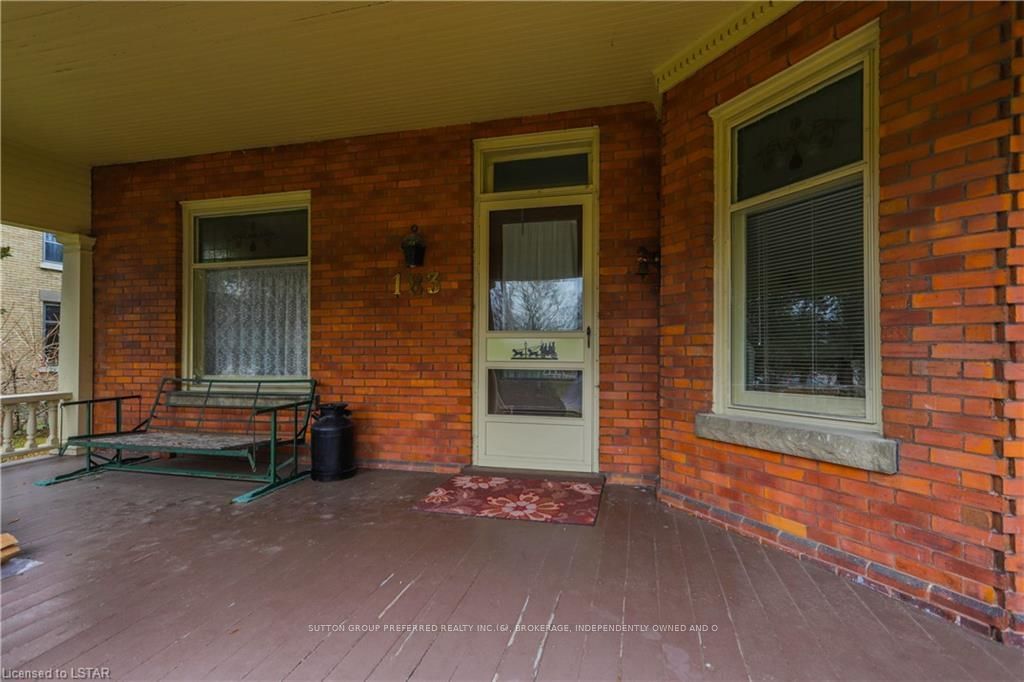 Listing photo 4