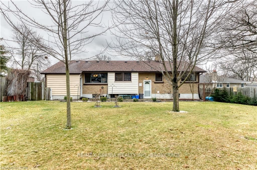 Listing Image 6