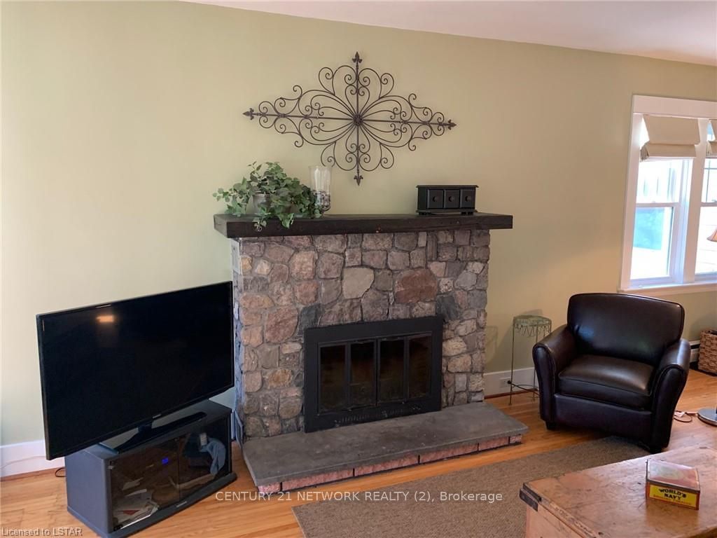 Listing Image 32