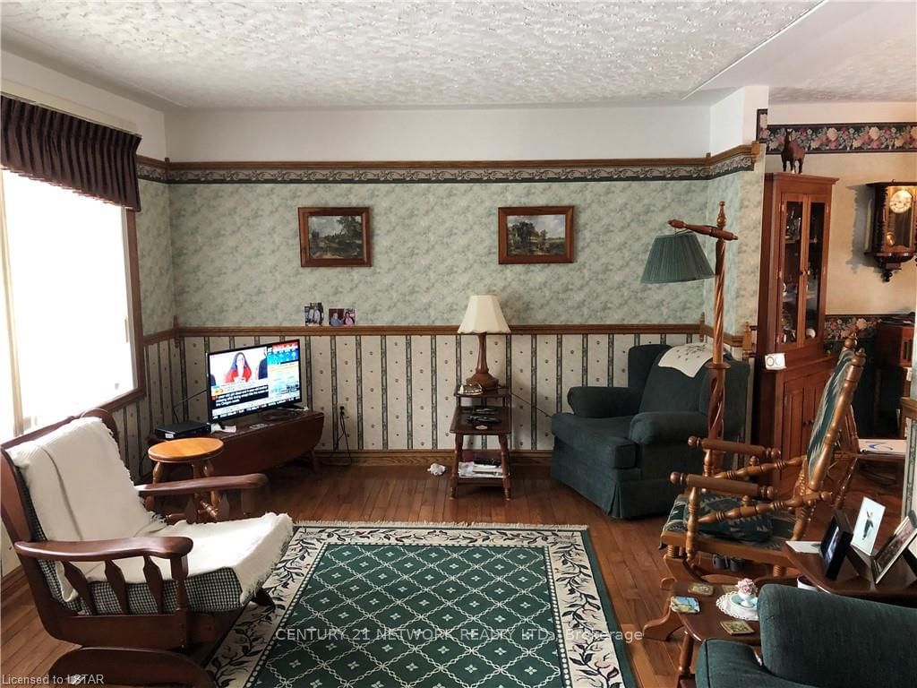 Listing Image 3