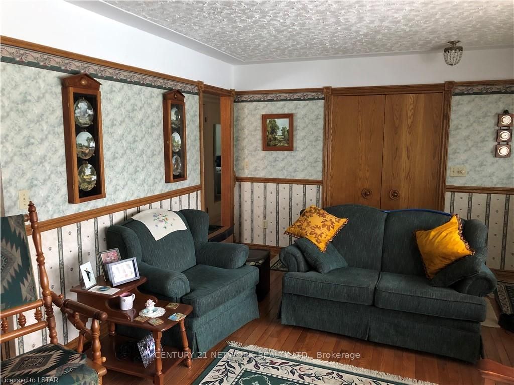 Listing Image 5
