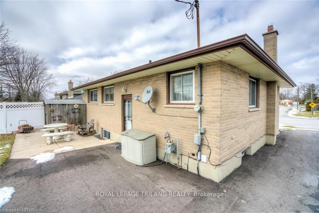 Listing Image 22
