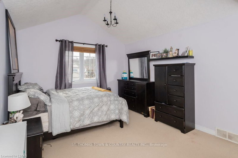 26 Lake Margaret Tr, St. Thomas, N5R 6K7 | Image 3