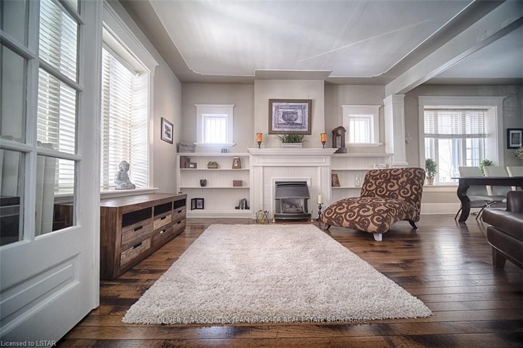 Listing Image 5
