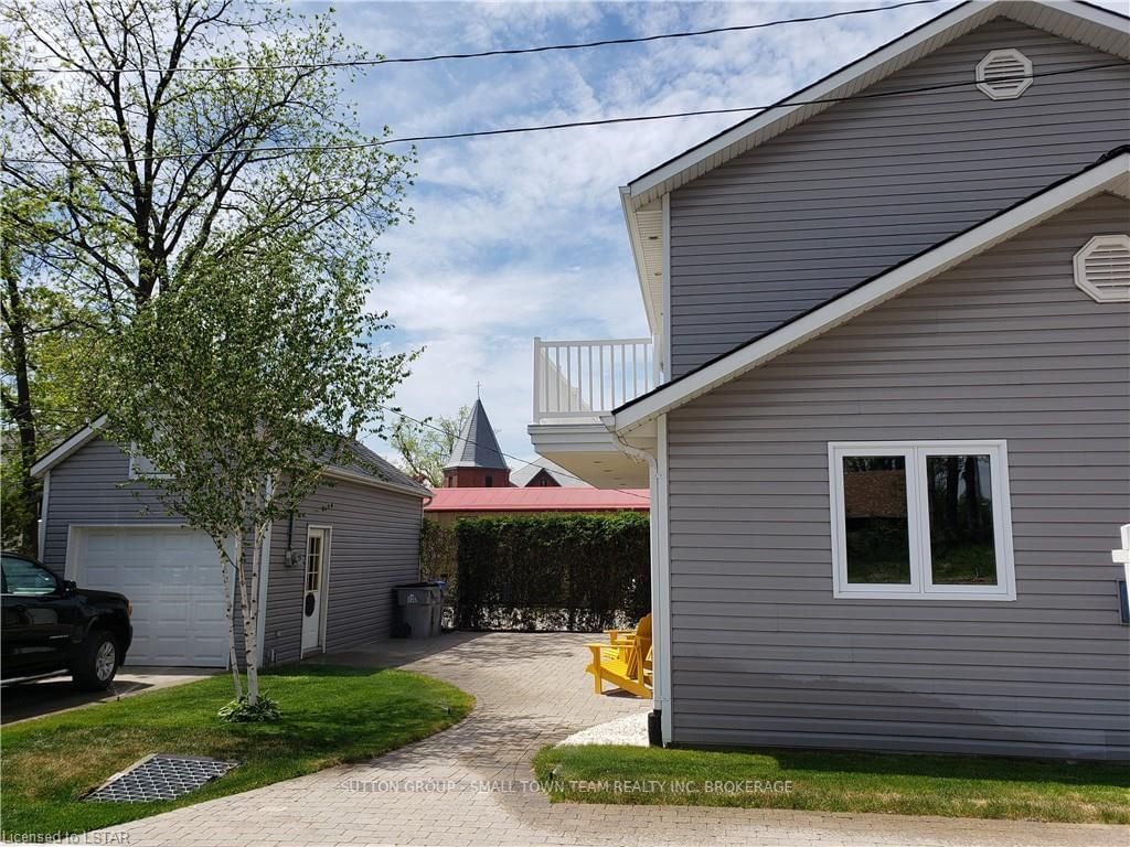 Listing photo 2