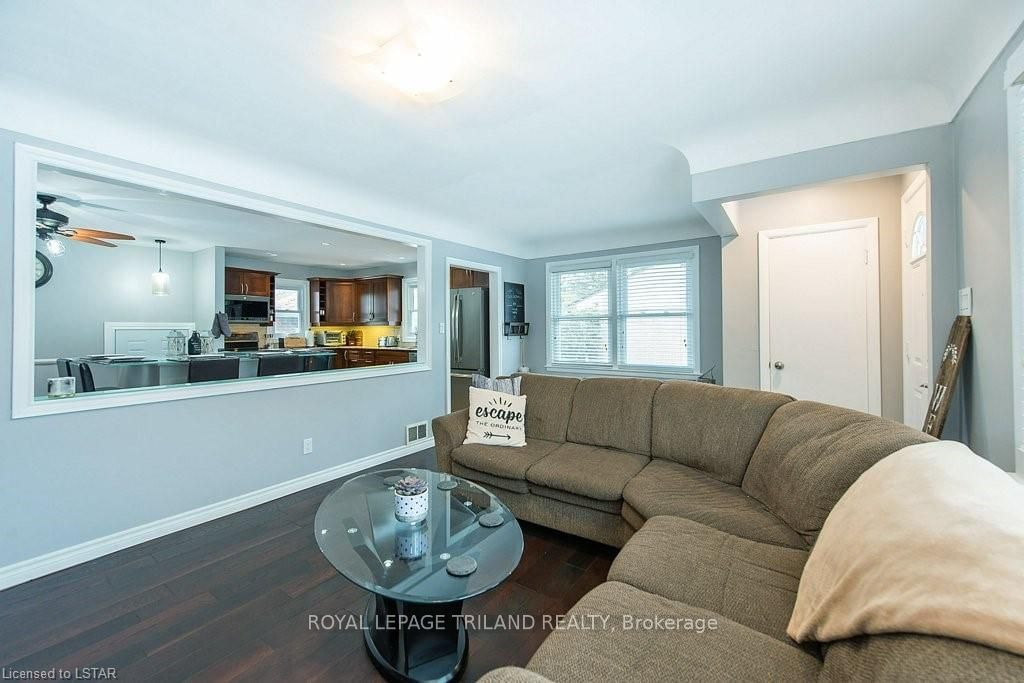 Listing Image 7