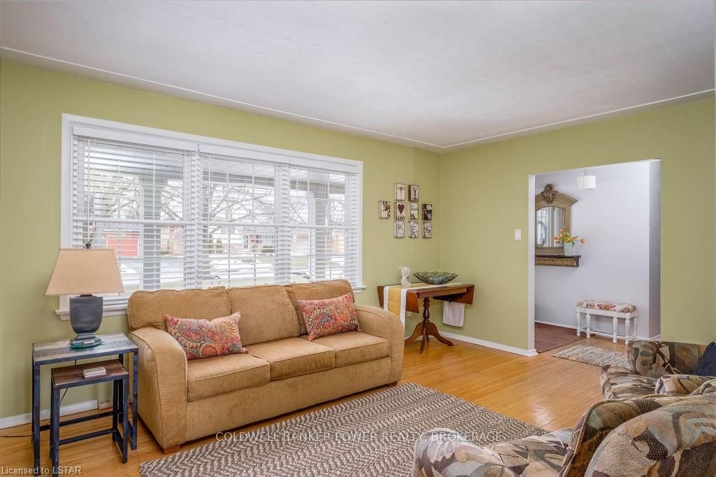 Listing Image 7