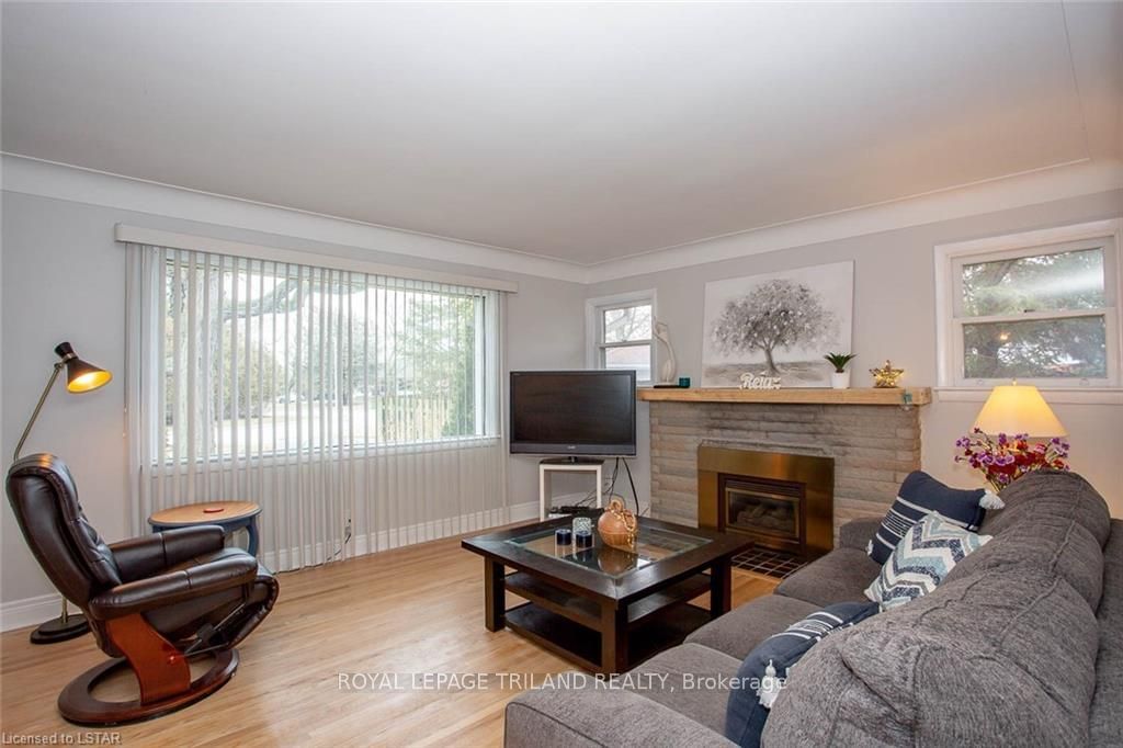 Listing Image 7