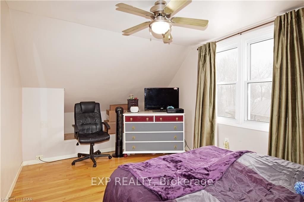 Listing Image 18