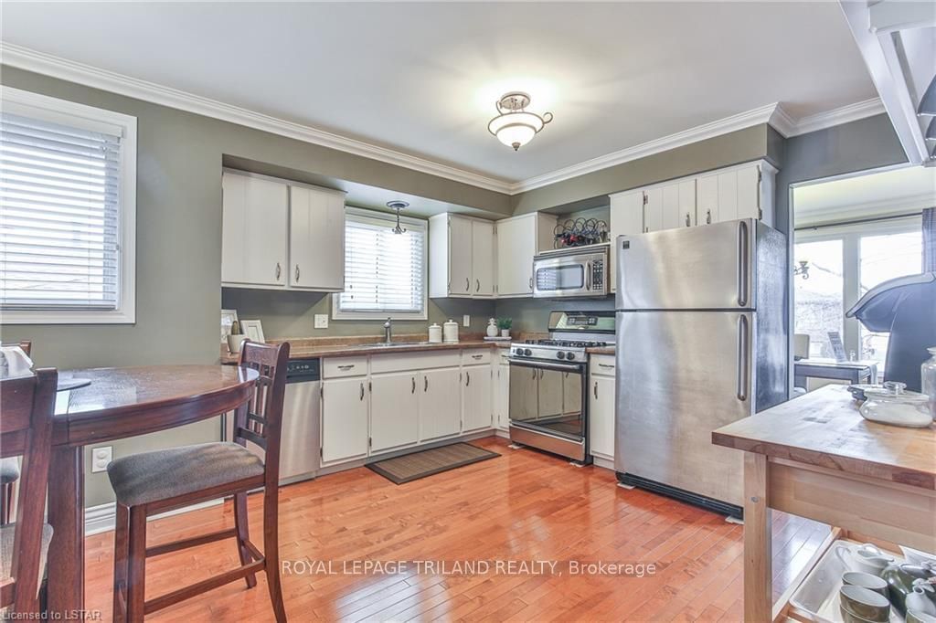 Listing Image 7