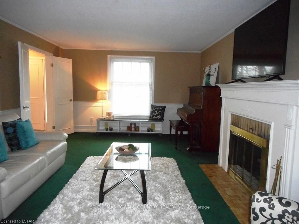 Listing Image 6
