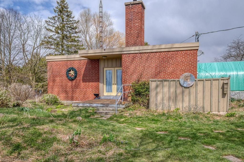 Listing Image 4
