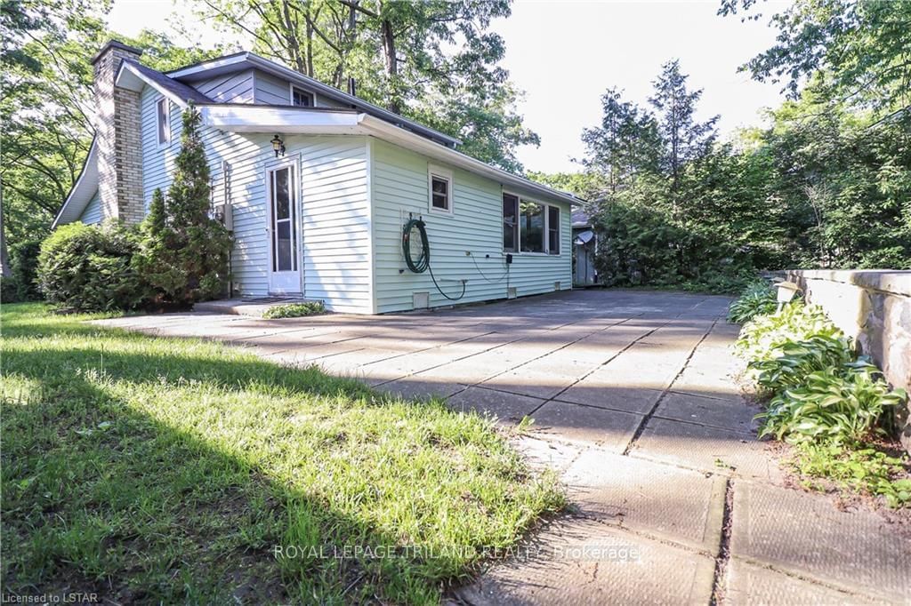 Listing Image 3