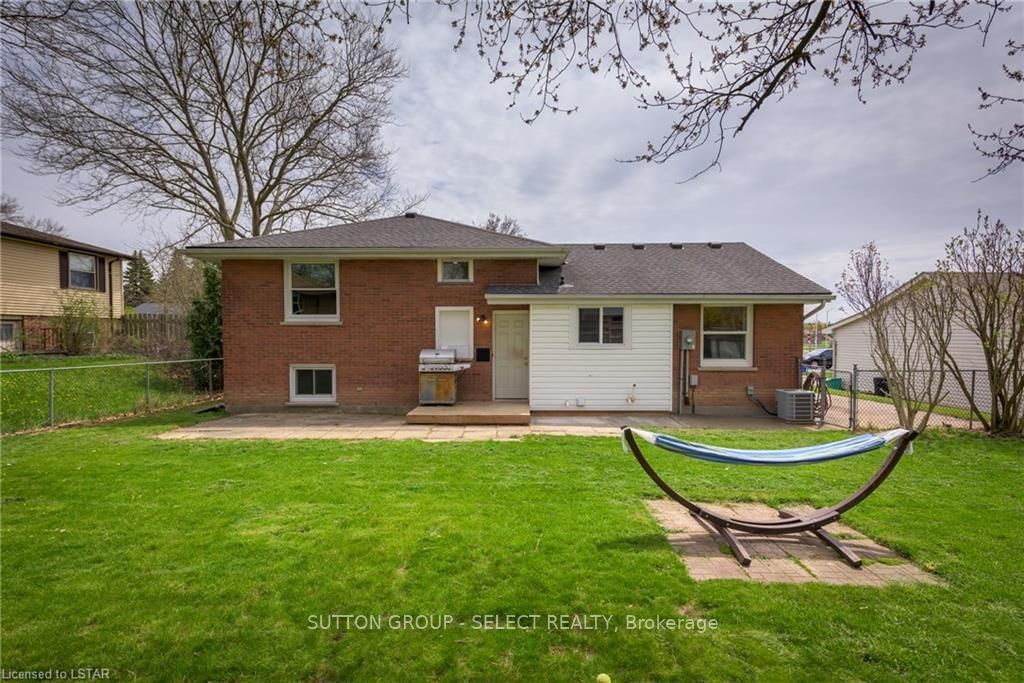 Listing Image 3