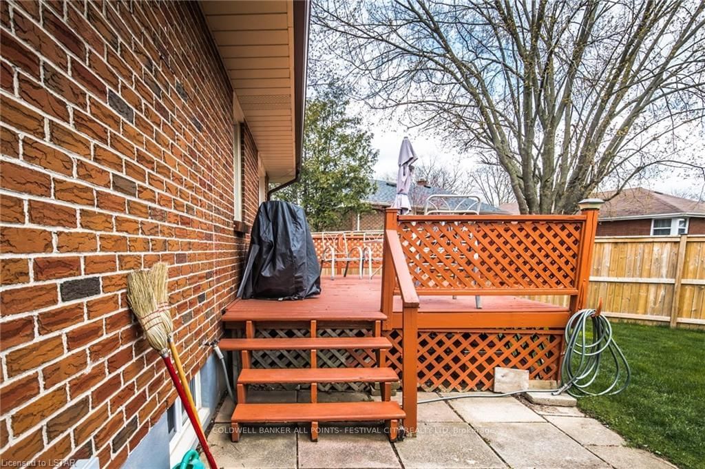 Listing Image 4