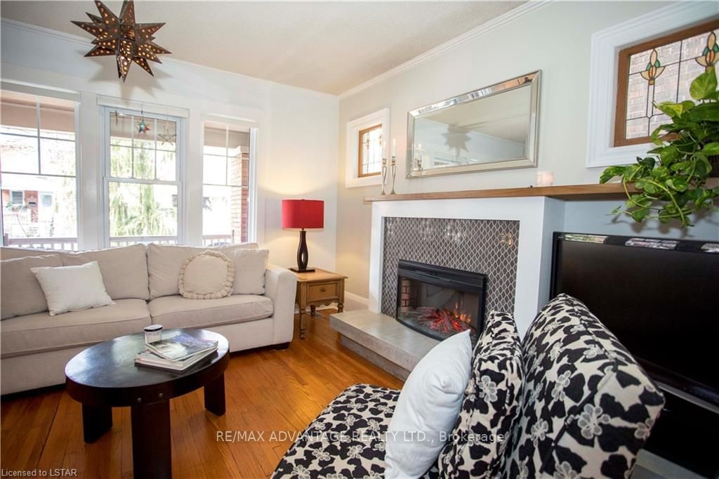 Listing Image 7