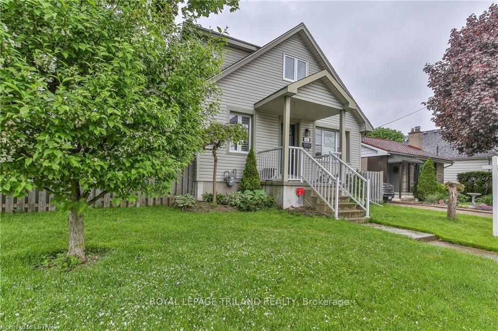 Listing photo 2