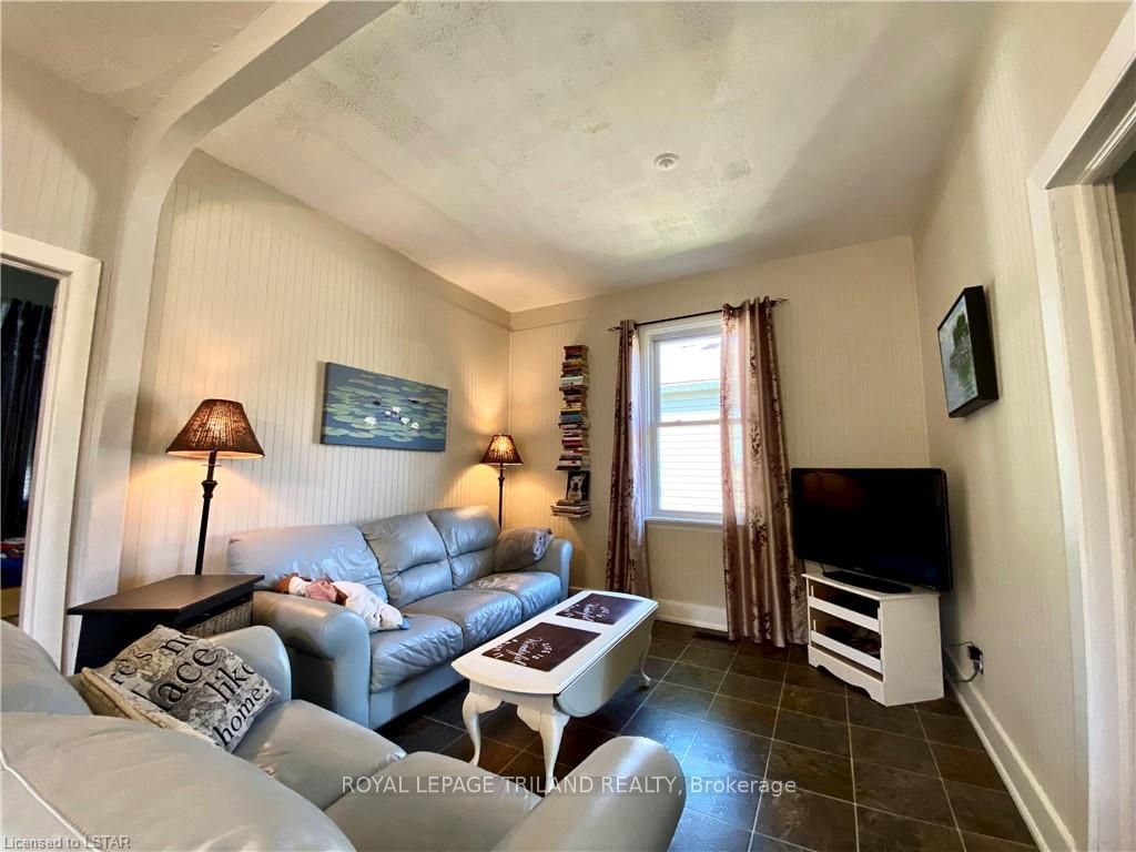 Listing Image 10