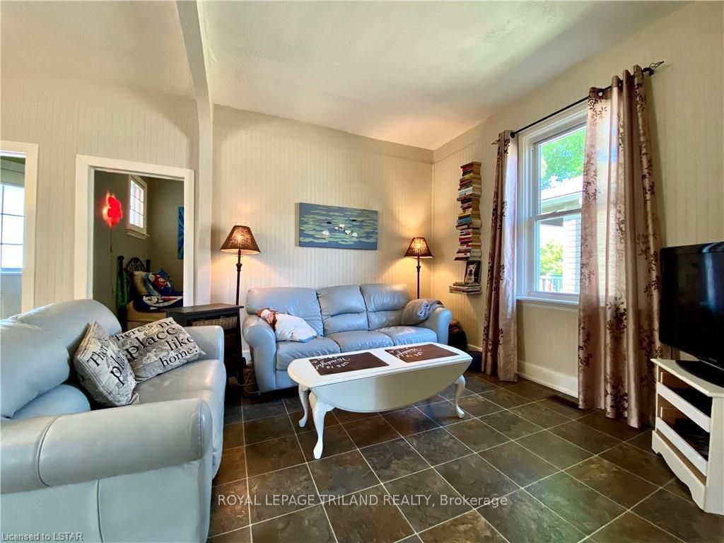 Listing Image 11