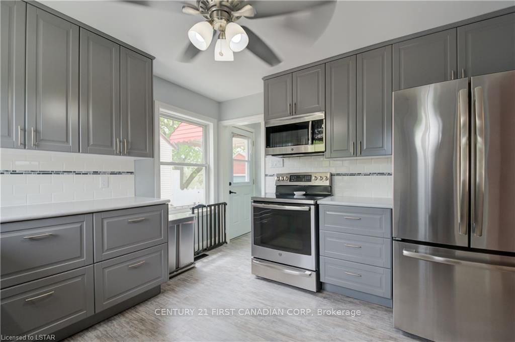 Listing Image 7