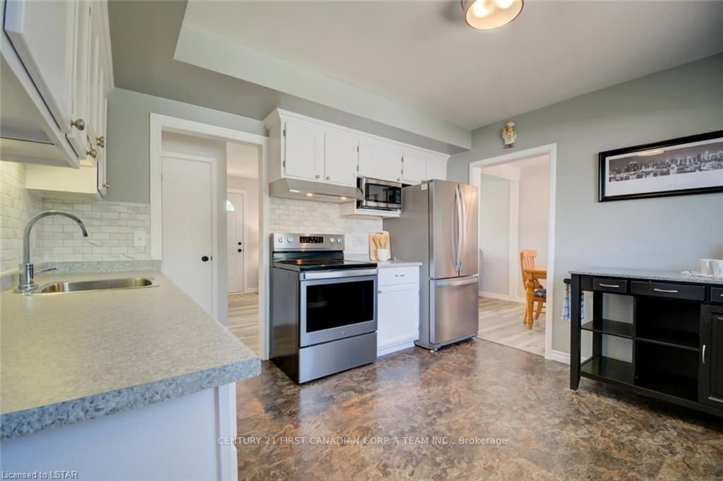 Listing Image 9
