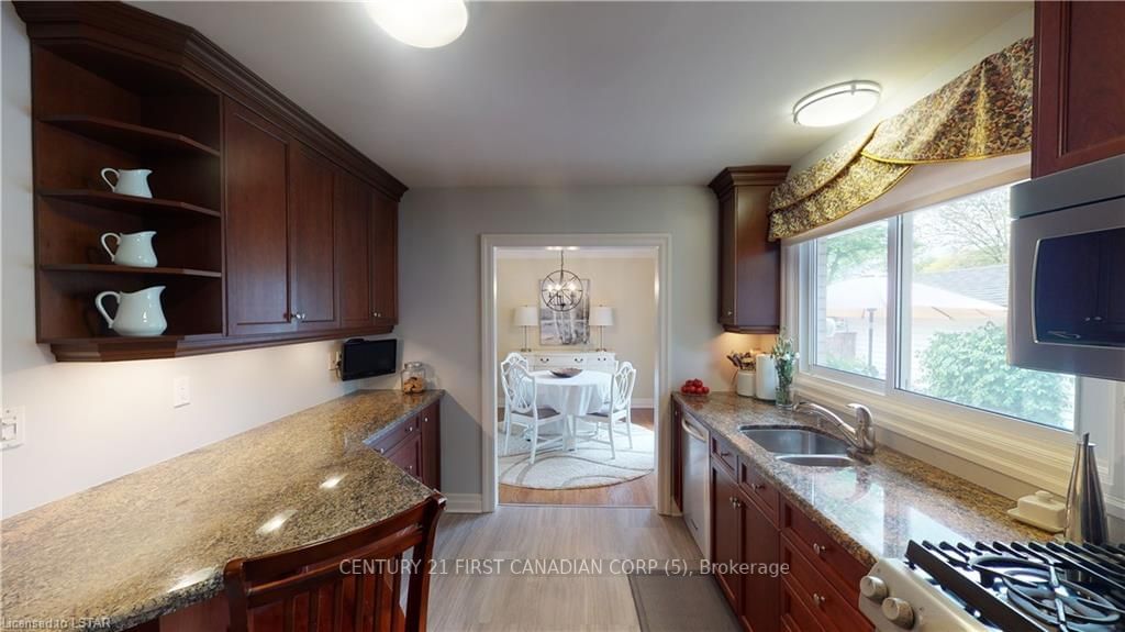Listing Image 9