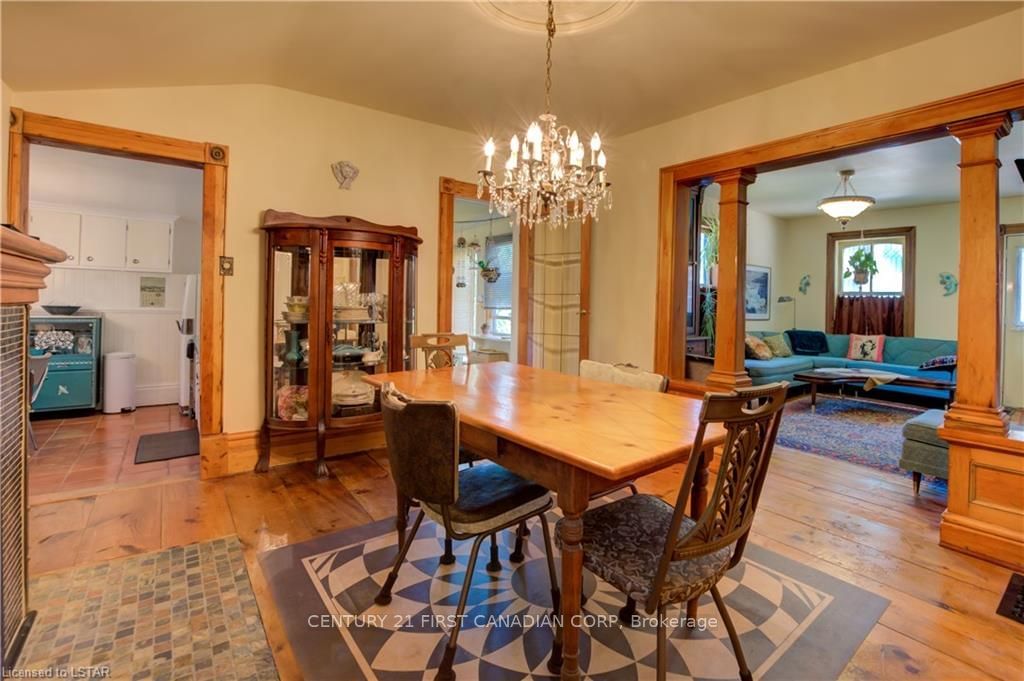 Listing Image 10