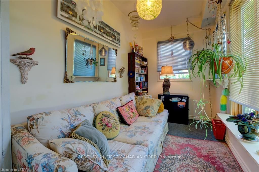 Listing Image 14