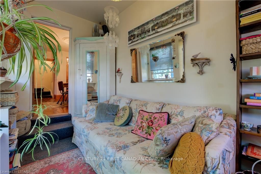 Listing Image 15