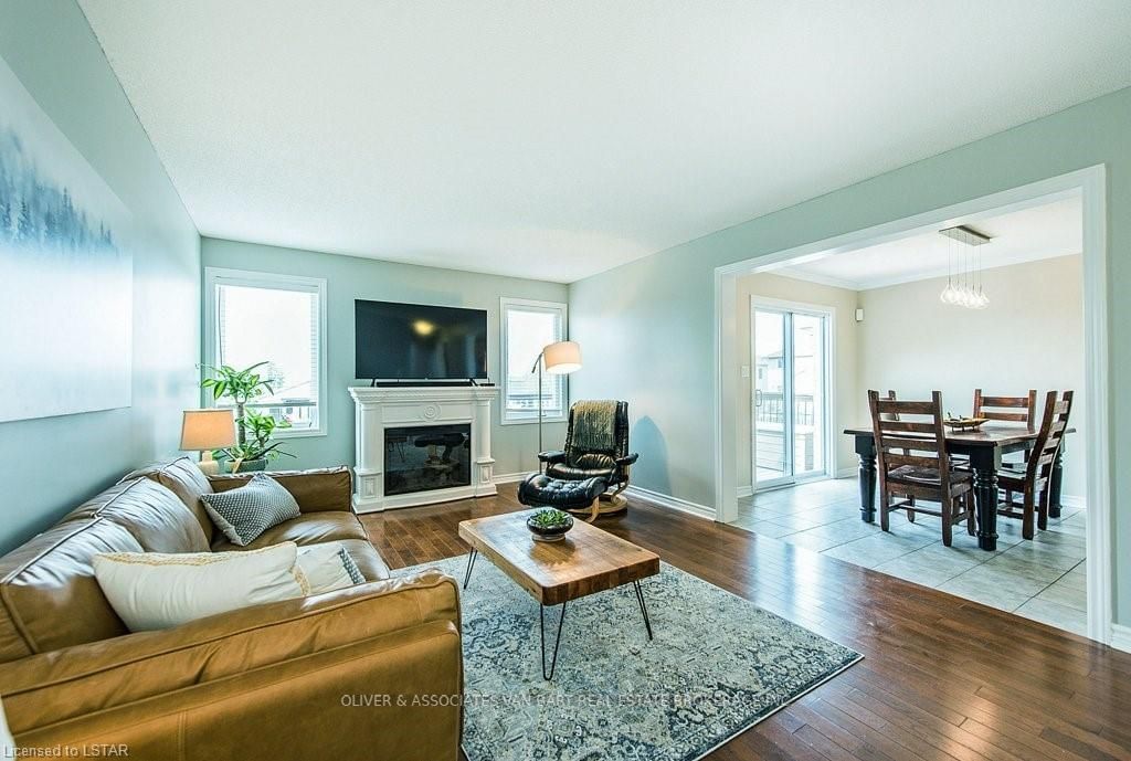 Listing Image 7