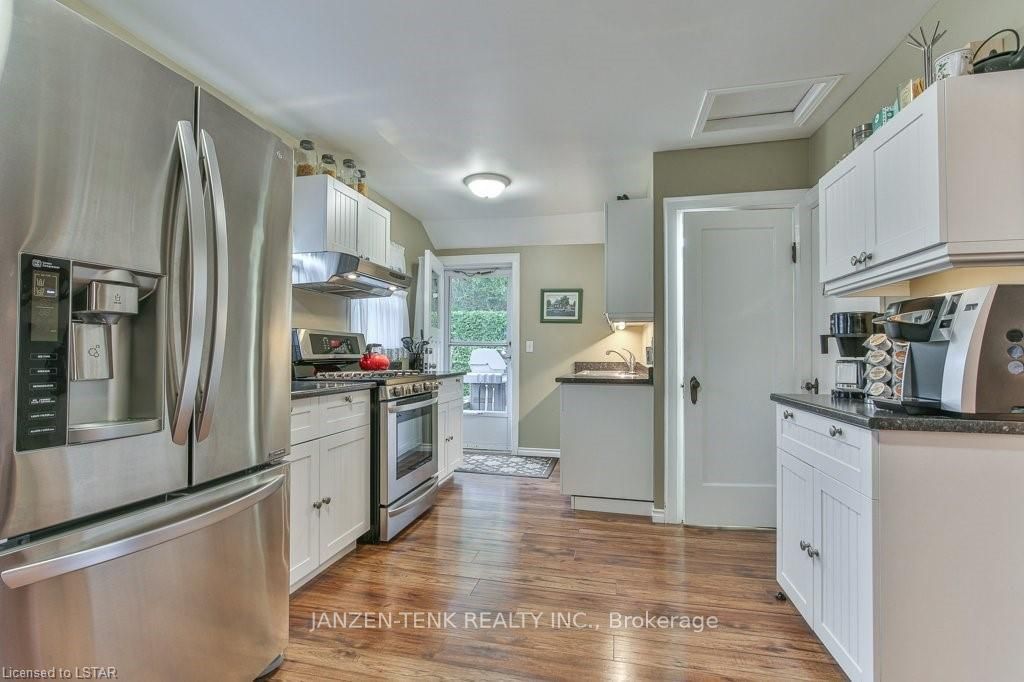 Listing Image 6