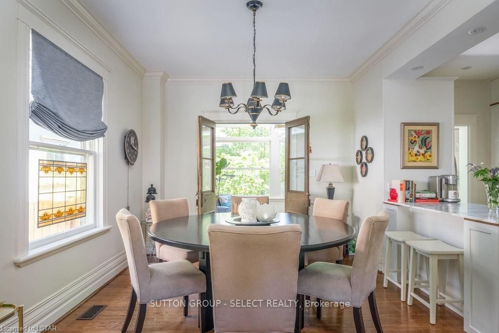 Listing Image 8