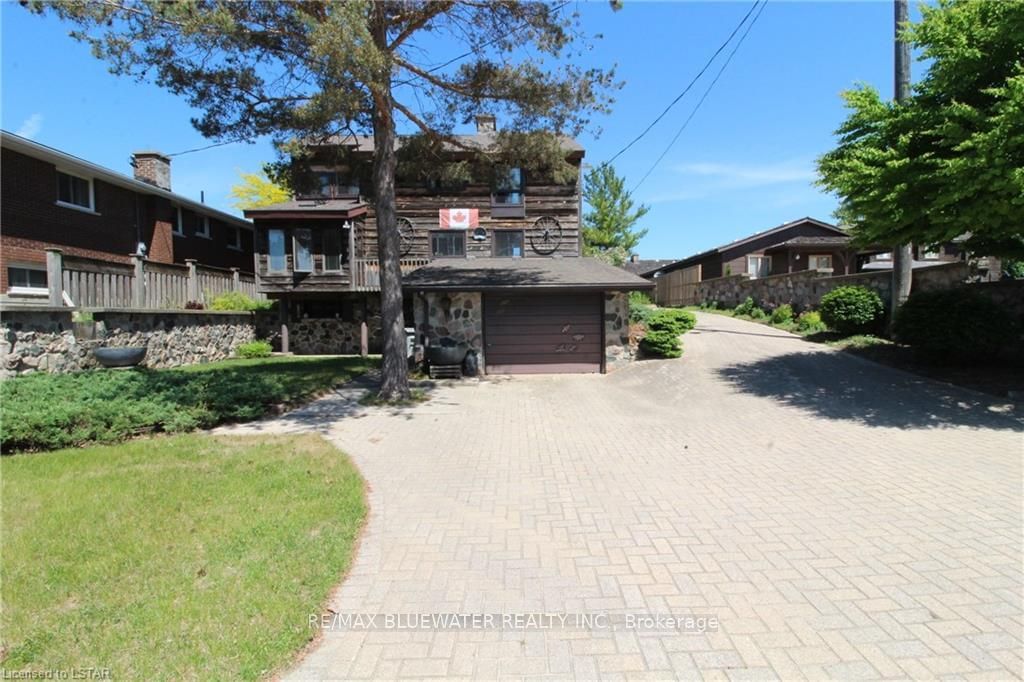 Listing Image 4