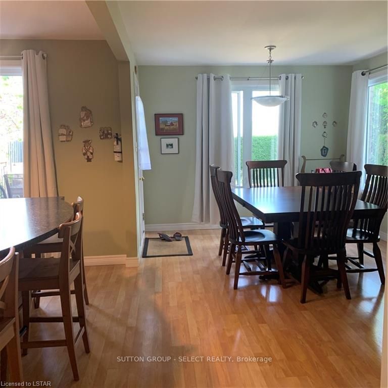 Listing Image 5
