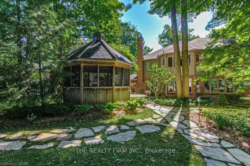 Listing Image 3