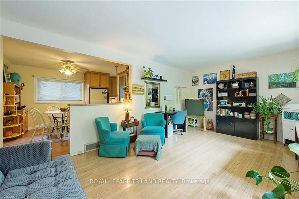 Listing Image 6