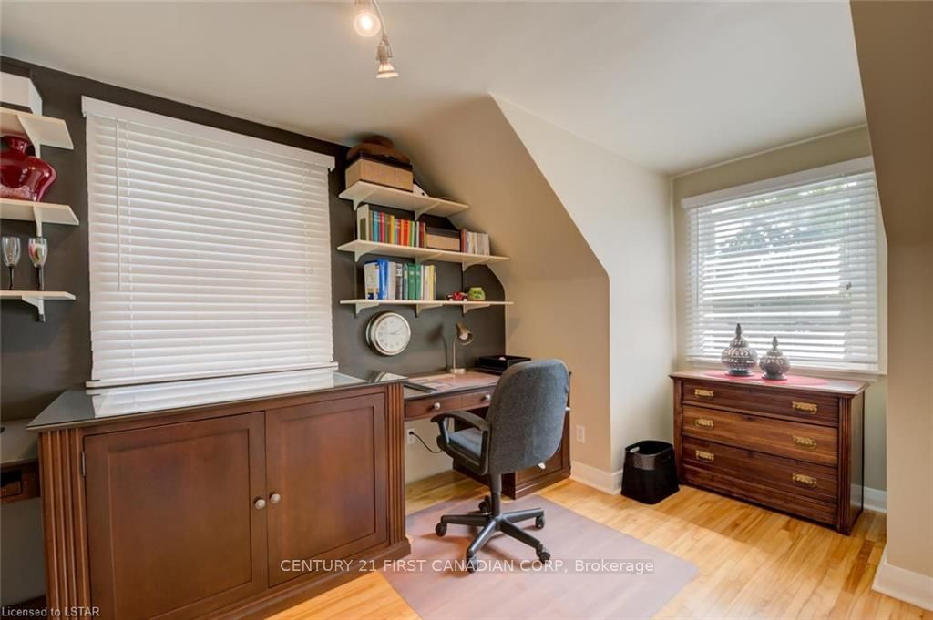 Listing Image 16