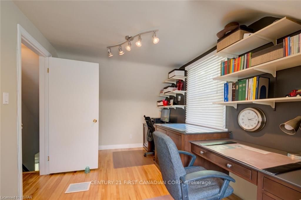 Listing Image 17