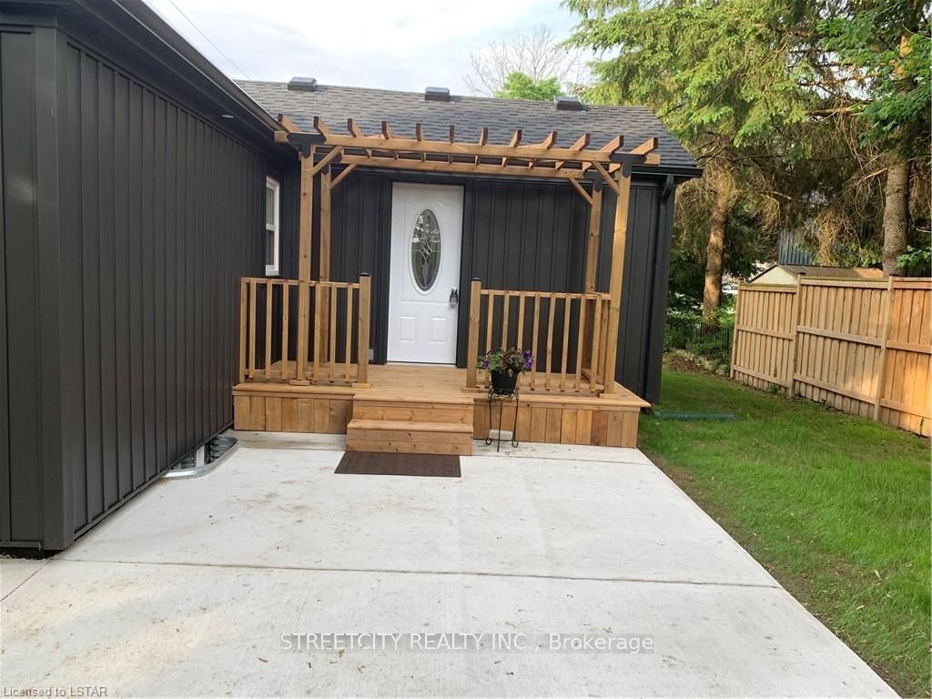 Listing Image 5