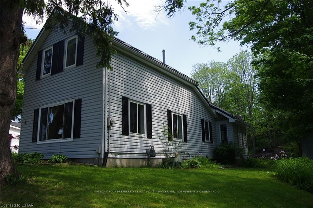 Listing photo 2