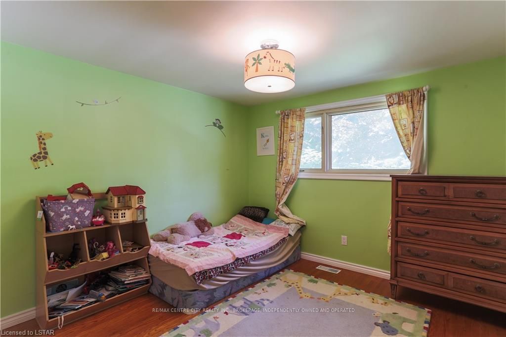 Listing Image 17